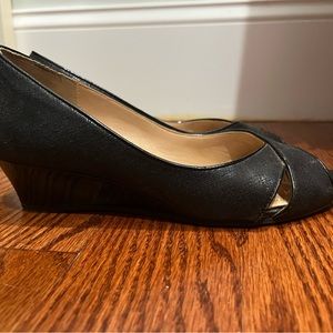 Abellla open, toe wedges